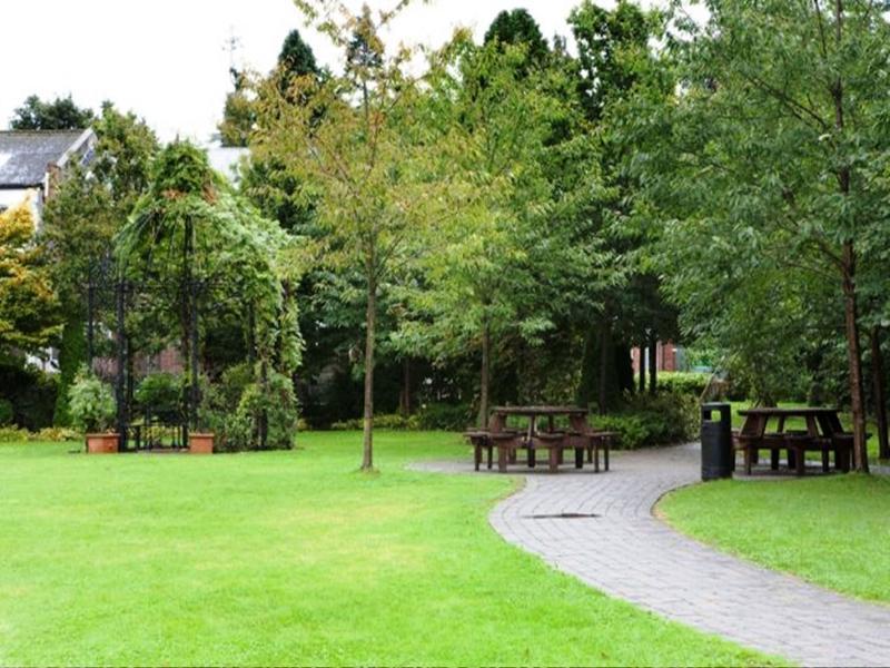 Court Yard Hotel Leixlip Exterior foto